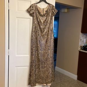 Evening dress by Tadashi Shoji